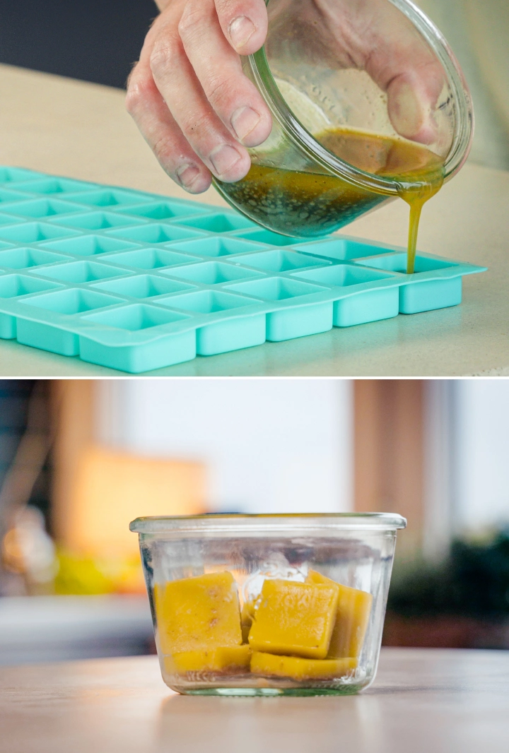 Portionering af cannabutter i terninger efter adskillelse af vandet Cannabutter hældes i silikoneforme til portionering, med færdige smørtern opbevaret i en glasbeholder efter at smørret er adskilt fra vandet